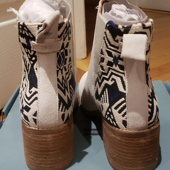 Boots - Picture 2 of 4